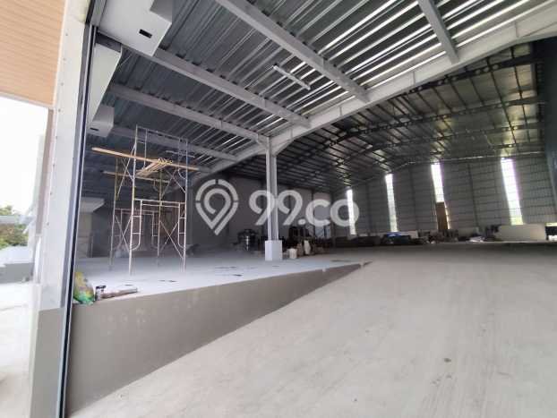 Dijual Pabrik Strategis di Cikarang, Luas 1440m², Jalan Utama, Kawasan Komersial Dijual Pabrik Strategis di Cikarang, Luas 1440m², Jalan Utama, Kawasan Komersial