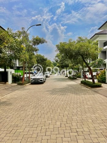Hunian Mewah Siap Huni LT 300m2 di BSD, Tangerang Selatan Hunian Mewah Siap Huni LT 300m2 di BSD, Tangerang Selatan