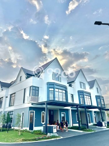 For Sale! Luxury House LT 150m2 Desain Modern di Gading Serpong For Sale! Luxury House LT 150m2 Desain Modern di Gading Serpong