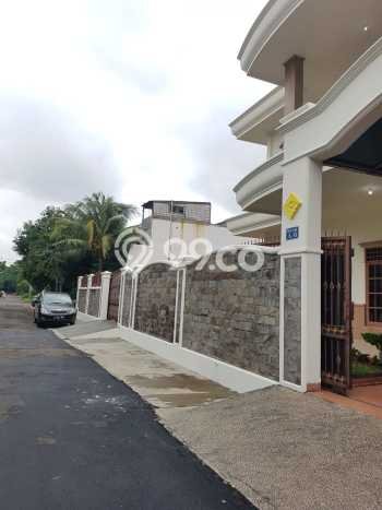 Rumah Elit LB 249m2 Siap Pakai Desain Elegan di Cibubur, Depok Rumah Elit LB 249m2 Siap Pakai Desain Elegan di Cibubur, Depok