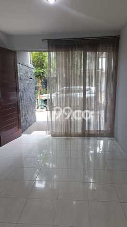 Lokasi terbaik! Rumah siap pakai dikontrakkan di Cimanggis LB 180m2 Lokasi terbaik! Rumah siap pakai dikontrakkan di Cimanggis LB 180m2
