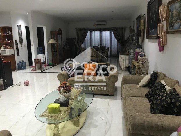 Hunian Mewah LB 290m2 Siap Pakai Desain Elegan di Harjamukti, Depok Hunian Mewah LB 290m2 Siap Pakai Desain Elegan di Harjamukti, Depok