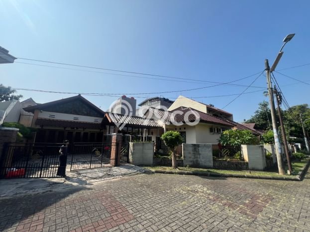 Jual Rumah Mewah Megah Dengan View Eksklusif di BSD, Tangerang Jual Rumah Mewah Megah Dengan View Eksklusif di BSD, Tangerang