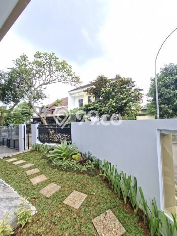 Ready to Use! Premium House LT 218m2 Desain Elegan di BSD Kencana Loka Ready to Use! Premium House LT 218m2 Desain Elegan di BSD Kencana Loka