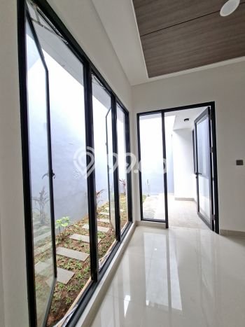 Jual Rumah Strategis Bagus Punya 3 KT di BSD Tangerang Selatan SHM Jual Rumah Strategis Bagus Punya 3 KT di BSD Tangerang Selatan SHM