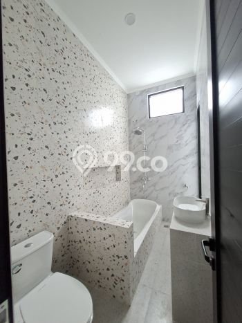 Siap Huni Hunian Elit 6 Kamar di BSD Dekat ke Mana Pun Siap Huni Hunian Elit 6 Kamar di BSD Dekat ke Mana Pun