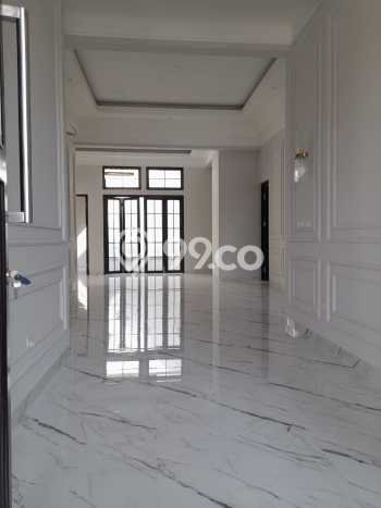 Rumah Mewah dengan Luas Tanah 183m² di Kawasan Elite Serpong, Tangerang Selatan Rumah Mewah dengan Luas Tanah 183m² di Kawasan Elite Serpong, Tangerang Selatan