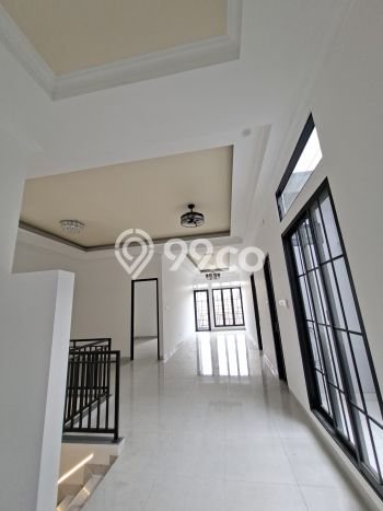 Siap Huni Hunian Elit 6 Kamar di BSD Dekat ke Mana Pun Siap Huni Hunian Elit 6 Kamar di BSD Dekat ke Mana Pun