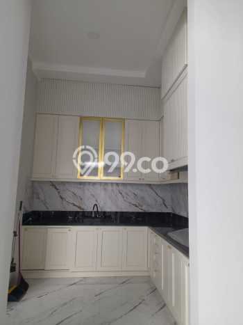Rumah Mewah dengan Luas Tanah 183m² di Kawasan Elite Serpong, Tangerang Selatan Rumah Mewah dengan Luas Tanah 183m² di Kawasan Elite Serpong, Tangerang Selatan