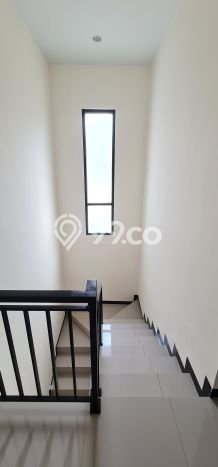 Rumah Modern 4 KT LT 90m2 di Taman Kopo Indah Rumah Modern 4 KT LT 90m2 di Taman Kopo Indah