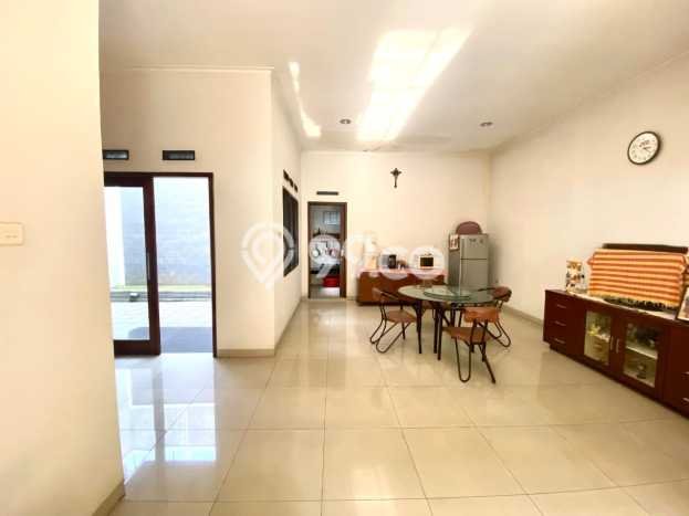 Rumah Minimalis 3 KT di Taman Kopo Indah Bandung Semi Furnished Rumah Minimalis 3 KT di Taman Kopo Indah Bandung Semi Furnished