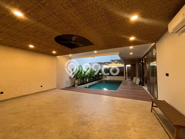 Vila Kawasan Tibubeneng, Luas 225m2m², Area Strategis Vila Kawasan Tibubeneng, Luas 225m2m², Area Strategis