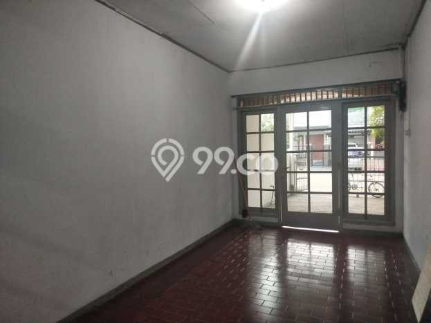 SPECIAL OFFER! Rumah di Duren Sawit, 2 KM, Area Strategis, Luas 180m² Bangunan 200m² SPECIAL OFFER! Rumah di Duren Sawit, 2 KM, Area Strategis, Luas 180m² Bangunan 200m²