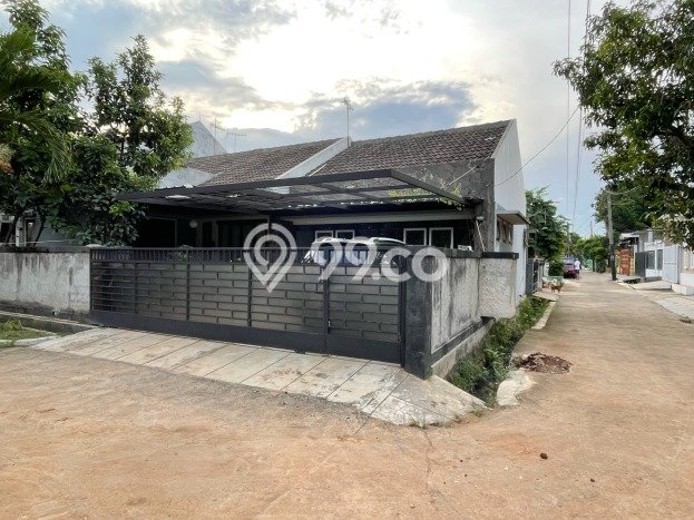 For Sale Rumah 4 Kamar Lokasi Ideal Bagus dan Strategis di Cimanggis For Sale Rumah 4 Kamar Lokasi Ideal Bagus dan Strategis di Cimanggis