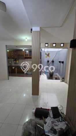 For Sale Rumah 4 Kamar Lokasi Strategis Nyaman dan Strategis di Tebet For Sale Rumah 4 Kamar Lokasi Strategis Nyaman dan Strategis di Tebet
