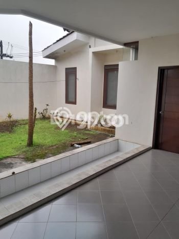 Rumah Luxury Modern Siap Huni di Tidar Malang Rumah Luxury Modern Siap Huni di Tidar Malang