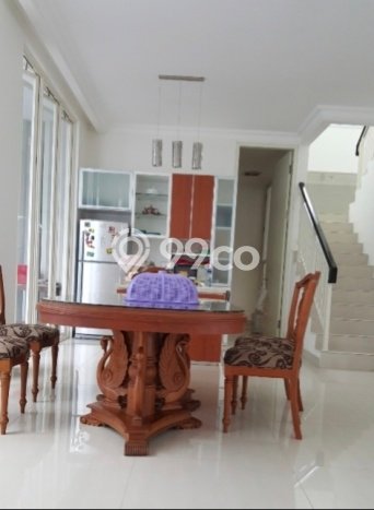 Jual Rumah Mewah Elegan Dengan View Eksklusif di Pakuwon City, Surabaya Jual Rumah Mewah Elegan Dengan View Eksklusif di Pakuwon City, Surabaya