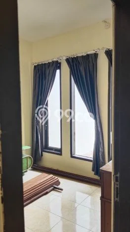Disewakan! Rumah 3 Kamar Tidur &
2 Kamar Mandi di Semolowaru, Surabaya Disewakan! Rumah 3 Kamar Tidur &
2 Kamar Mandi di Semolowaru, Surabaya