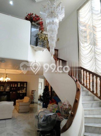 Ready to Use! Premium House LT 450m2 Desain Elegan di Dharma Husada Ready to Use! Premium House LT 450m2 Desain Elegan di Dharma Husada