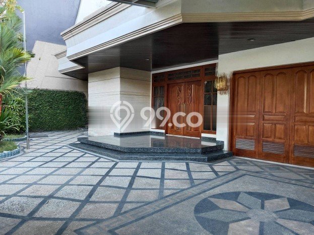 Ready to Use! Premium House LT 450m2 Desain Elegan di Dharma Husada Ready to Use! Premium House LT 450m2 Desain Elegan di Dharma Husada