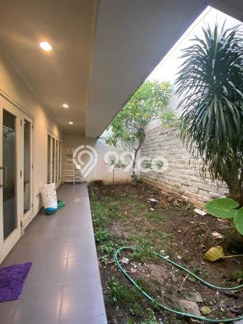 Rumah Modern LT 252m² Terawat di Sukolilo, Dekat Tempat Strategis, Surabaya Rumah Modern LT 252m² Terawat di Sukolilo, Dekat Tempat Strategis, Surabaya