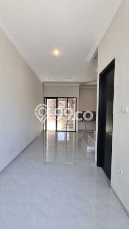 Hunian Mewah LB 190m2 Siap Pakai Desain Elegan di Manyar, Surabaya Hunian Mewah LB 190m2 Siap Pakai Desain Elegan di Manyar, Surabaya