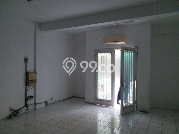 Unit Ruko Dijual di Surabaya LT 45m2 & LB 126m2 Unit Ruko Dijual di Surabaya LT 45m2 & LB 126m2