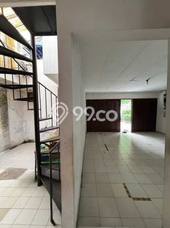 Rumah Mewah LB 220m2 Siap Huni Desain Elegan di Antasari, Jakarta Selatan Rumah Mewah LB 220m2 Siap Huni Desain Elegan di Antasari, Jakarta Selatan