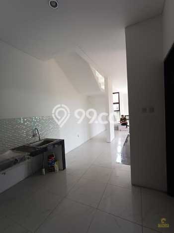 Rumah Strategis Modern Lb 182m2 di Larangan, Tangerang Rumah Strategis Modern Lb 182m2 di Larangan, Tangerang