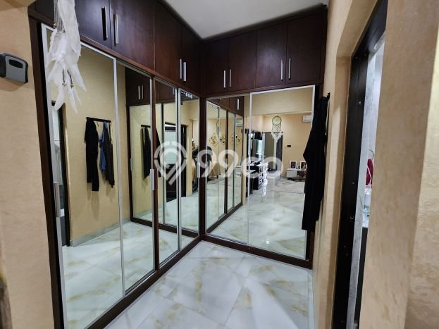 Siap Huni Hunian Elit 4 Kamar di Cipondoh Dekat ke Mana Pun Siap Huni Hunian Elit 4 Kamar di Cipondoh Dekat ke Mana Pun