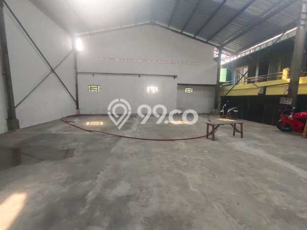 LOKASI BISNIS! Gudang For Rent di Tambun Selatan, Luas 350m², Area Utama, Siap Operasional LOKASI BISNIS! Gudang For Rent di Tambun Selatan, Luas 350m², Area Utama, Siap Operasional
