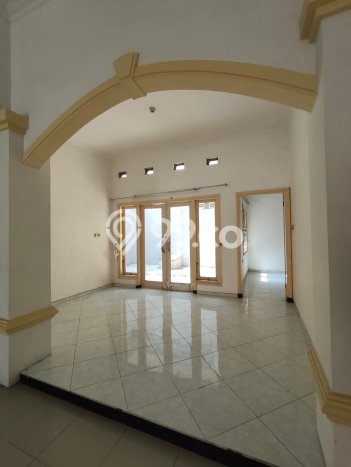 Rumah Disewakan Malang LT 171m2 LB 100m2 Kawasan Permata Jingga Rumah Disewakan Malang LT 171m2 LB 100m2 Kawasan Permata Jingga