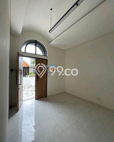 Disewakan! Rumah 3 Kamar Tidur &
1 Kamar Mandi di Tidar, Malang Disewakan! Rumah 3 Kamar Tidur &
1 Kamar Mandi di Tidar, Malang