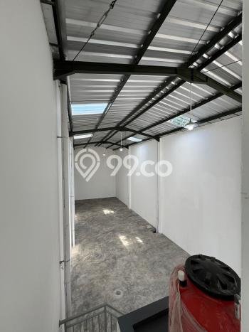 AREA SUPER PREMIUM! Gudang Kawasan BSD, Luas 120m², Prospek Pengunjung AREA SUPER PREMIUM! Gudang Kawasan BSD, Luas 120m², Prospek Pengunjung