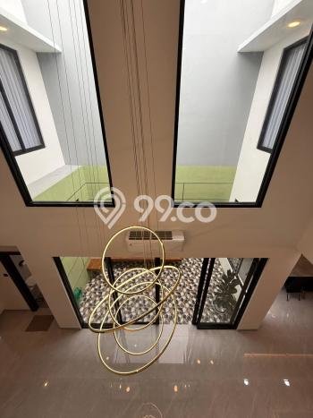 Ready to Use! Luxury House LT 240m2 Desain Modern di Alam Sutera Ready to Use! Luxury House LT 240m2 Desain Modern di Alam Sutera
