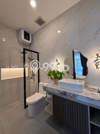 Ready to Use! Luxury House LT 240m2 Desain Modern di Alam Sutera Ready to Use! Luxury House LT 240m2 Desain Modern di Alam Sutera