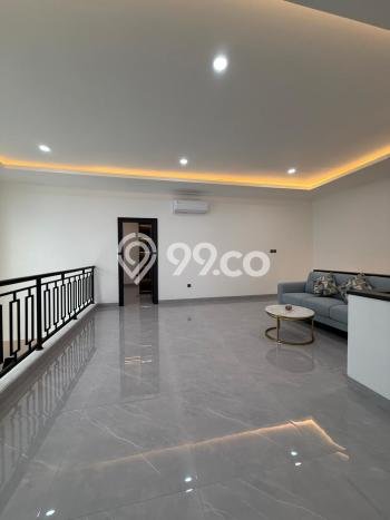 Ready to Use! Luxury House LT 240m2 Desain Modern di Alam Sutera Ready to Use! Luxury House LT 240m2 Desain Modern di Alam Sutera