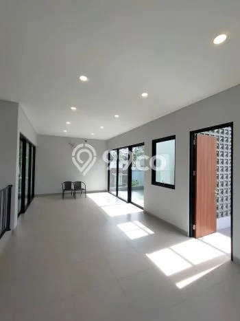 Rumah Elit LB 260m2 Siap Huni Desain Elegan di BSD City, Tangerang Rumah Elit LB 260m2 Siap Huni Desain Elegan di BSD City, Tangerang