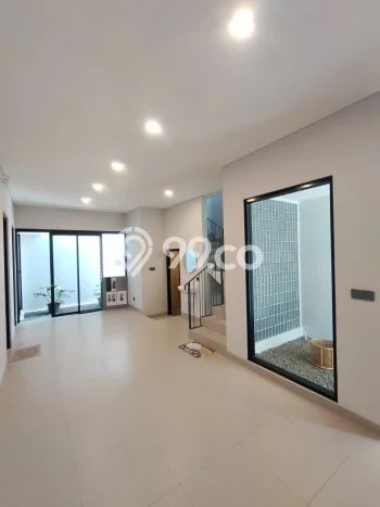 Rumah Elit LB 260m2 Siap Huni Desain Elegan di BSD City, Tangerang Rumah Elit LB 260m2 Siap Huni Desain Elegan di BSD City, Tangerang