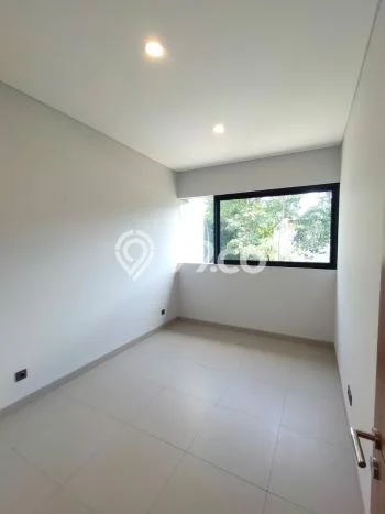 Rumah Elit LB 260m2 Siap Huni Desain Elegan di BSD City, Tangerang Rumah Elit LB 260m2 Siap Huni Desain Elegan di BSD City, Tangerang