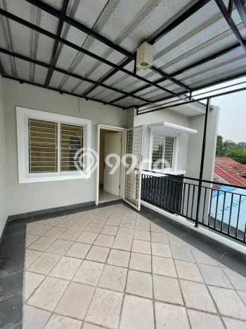 For Sale Hunian Rumah Terawat 3 Kamar di BSD Nusaloka, Tangerang For Sale Hunian Rumah Terawat 3 Kamar di BSD Nusaloka, Tangerang