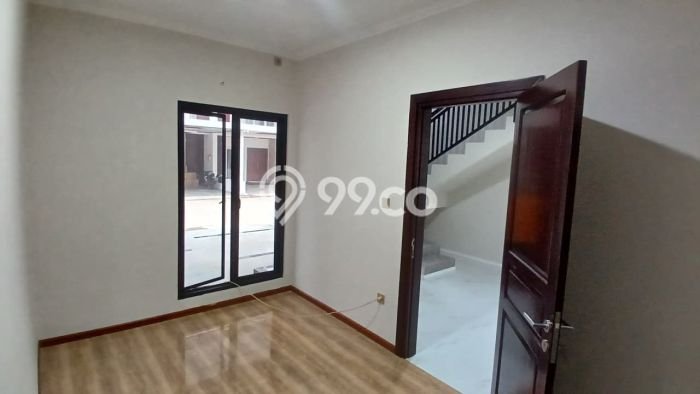 Jual Rumah Strategis Bagus Punya 4 KT di Serpong Tangerang Selatan SHM Jual Rumah Strategis Bagus Punya 4 KT di Serpong Tangerang Selatan SHM