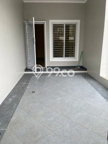 For Sale Hunian Rumah Terawat 3 Kamar di BSD Nusaloka, Tangerang For Sale Hunian Rumah Terawat 3 Kamar di BSD Nusaloka, Tangerang