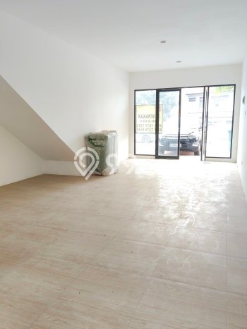 Ruko Dijual Lokasi Emas di Karawaci Luas 150m2 Ruko Dijual Lokasi Emas di Karawaci Luas 150m2
