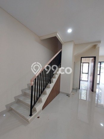 Dijual Rumah Mewah Elegan Dengan View Cantik di Green Lake City, Jakarta Barat Dijual Rumah Mewah Elegan Dengan View Cantik di Green Lake City, Jakarta Barat
