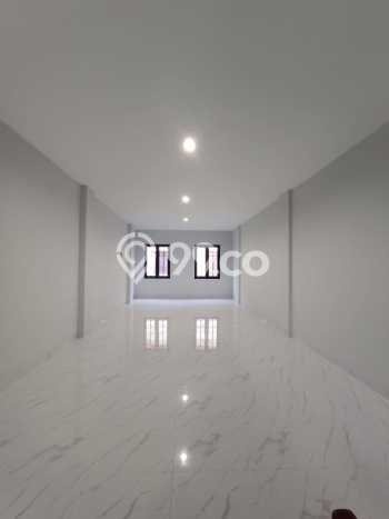 Lokasi Strategis! Dijual Ruko Bisnis di Jelambar, Jakarta Barat Kondisi Baik Lokasi Strategis! Dijual Ruko Bisnis di Jelambar, Jakarta Barat Kondisi Baik
