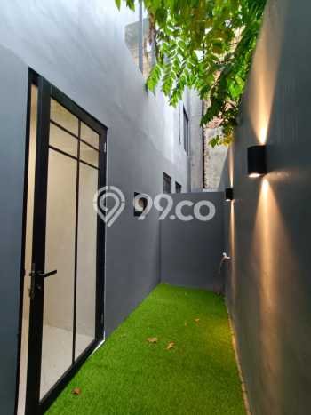 Lokasi Strategis! Dijual Ruko Bisnis di Jelambar, Jakarta Barat Kondisi Baik Lokasi Strategis! Dijual Ruko Bisnis di Jelambar, Jakarta Barat Kondisi Baik
