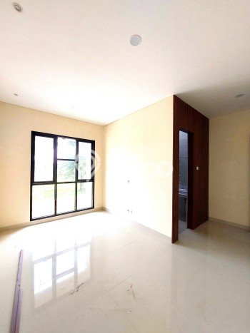 Dijual Rumah Mewah Elegan Dengan View Cantik di Green Lake City, Jakarta Barat Dijual Rumah Mewah Elegan Dengan View Cantik di Green Lake City, Jakarta Barat
