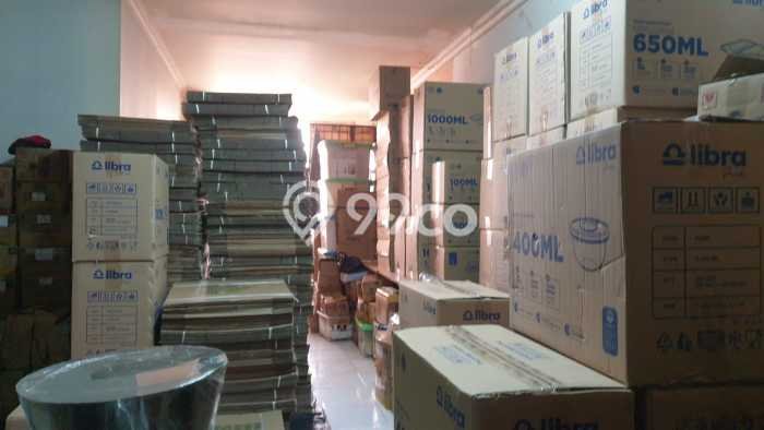 Ruko Dijual di Prime Area Jakarta Barat Luas 288m2 Ruko Dijual di Prime Area Jakarta Barat Luas 288m2