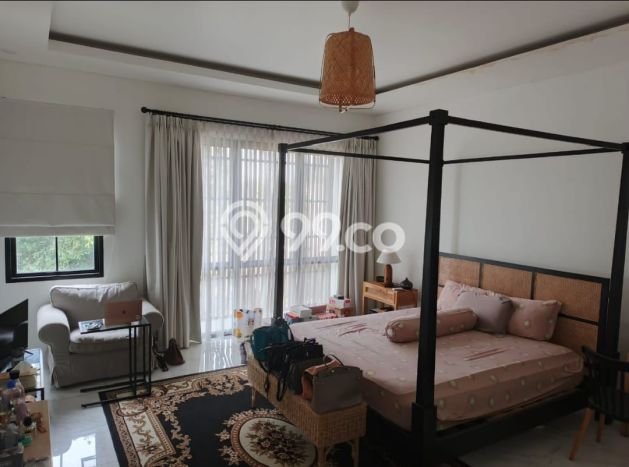 Siap Huni Hunian Elit 5 Kamar di BSD Dekat ke Mana Pun Siap Huni Hunian Elit 5 Kamar di BSD Dekat ke Mana Pun